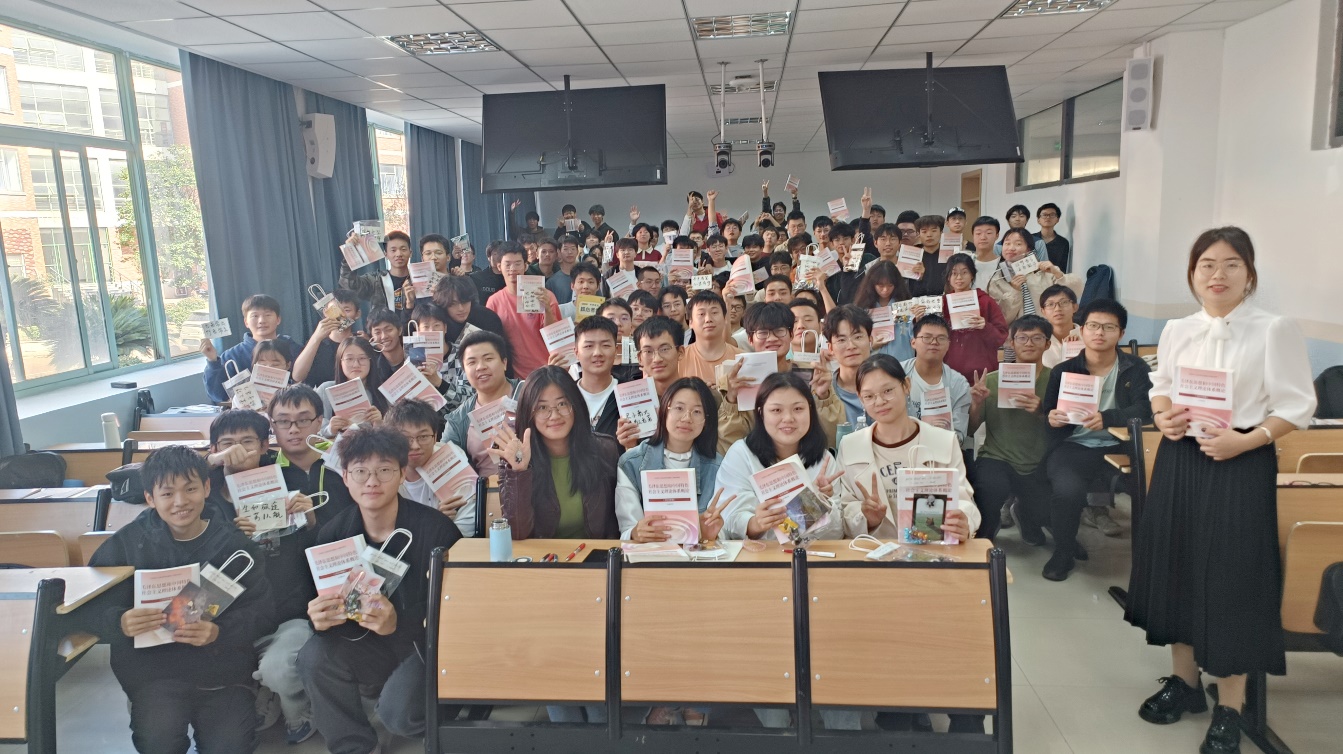 0405159f383d4a41bac3f10015647d05.Jpeg