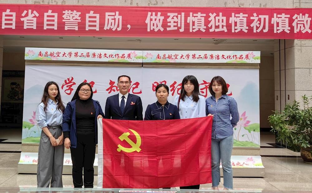 cedf7dc9af874221ad31e1552d466ec1.jpg