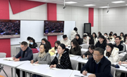 学院组织师生集体收看十四届全国人大三次会议开幕会