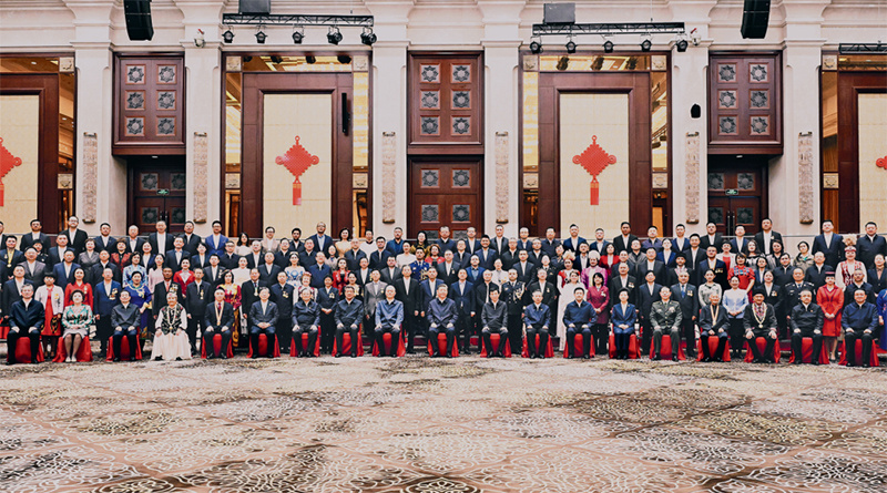习近平总书记接见新疆代表